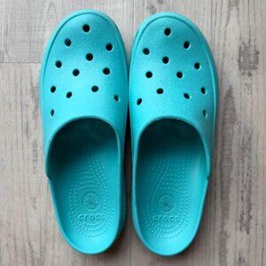 Aqua Colored Crocs Closed Toe Sandals Women's Size 7